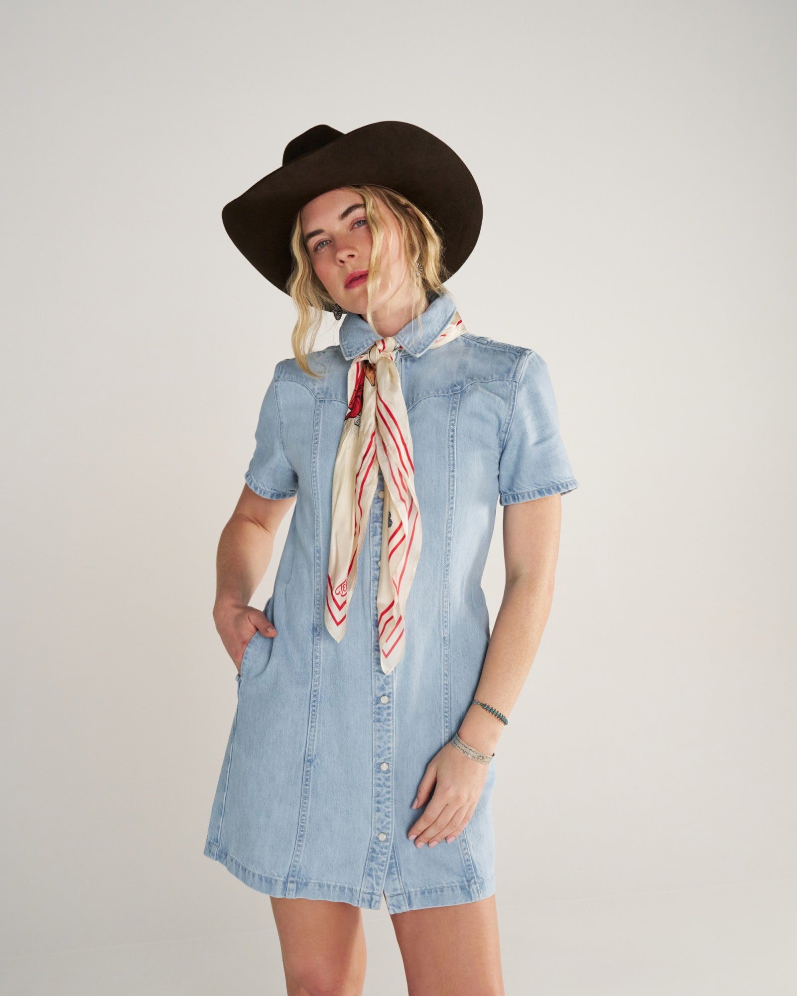 Women's Short Sleeve Mini Pearl Snap Dress | Tecovas Women
