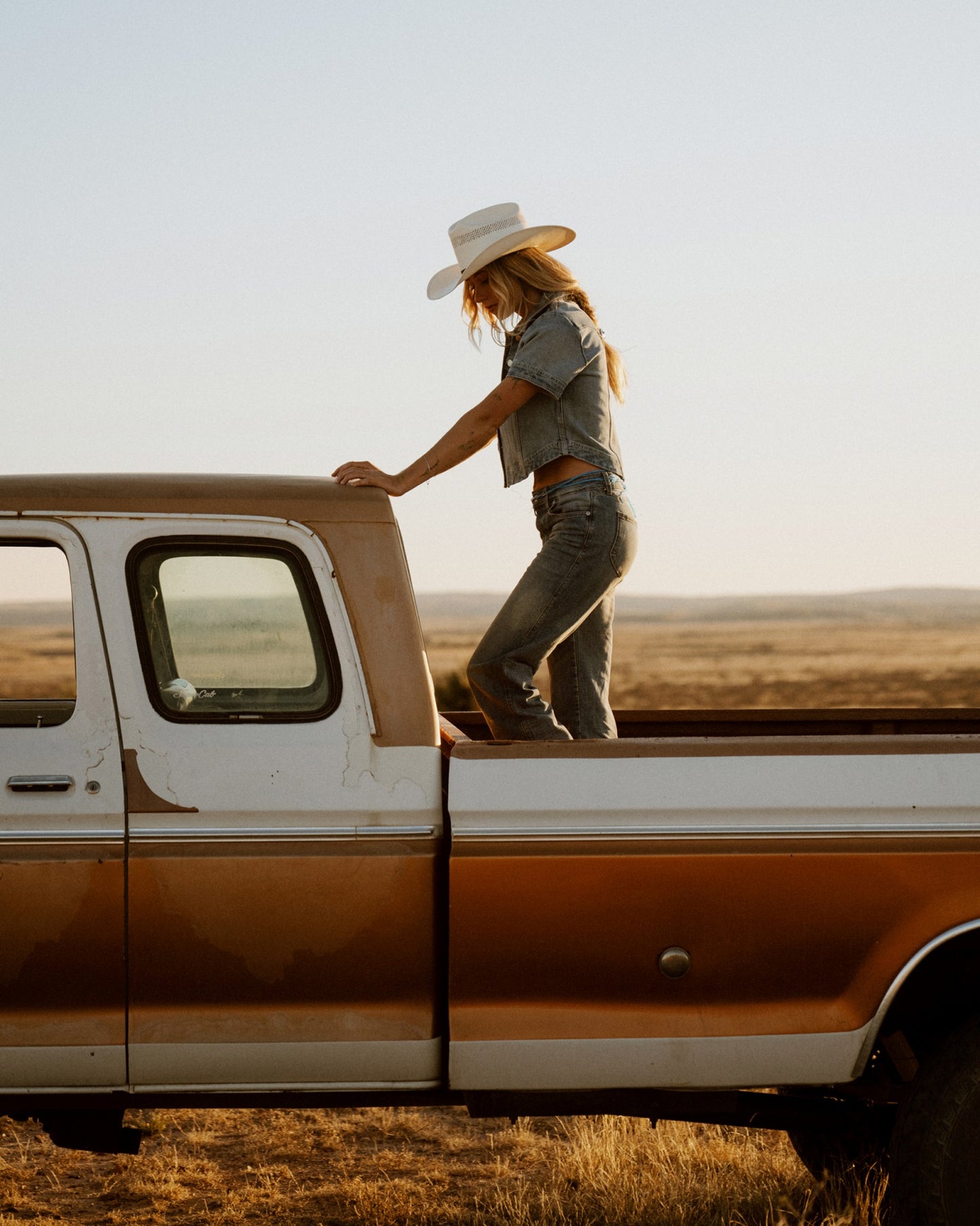 Women's Short Sleeve Denim Top | Tecovas Women